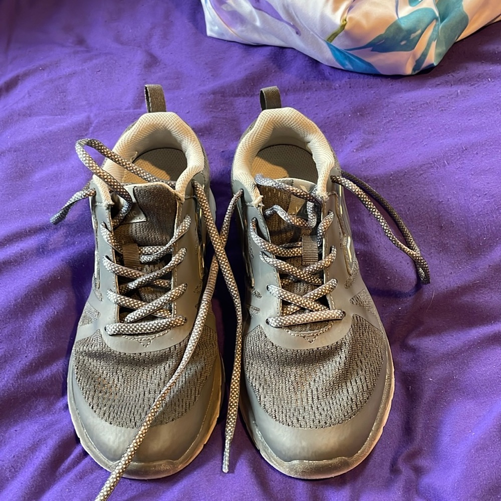 Vionic Gray Walking Shoes Size 8.5